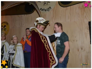 Nieuwe bouwschuur jeugdcarnaval Schaijk; Ut Frotkot