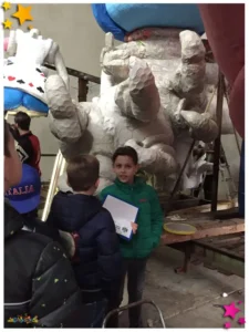 Jeugd loopt warm voor carnaval met Moeslandse wagenbouwers