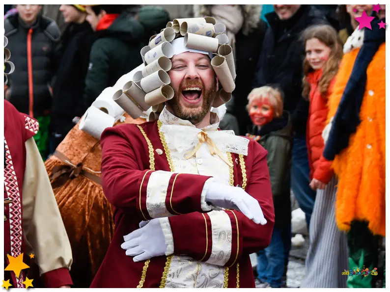 Smoesproat: De kogel is dur de kerk