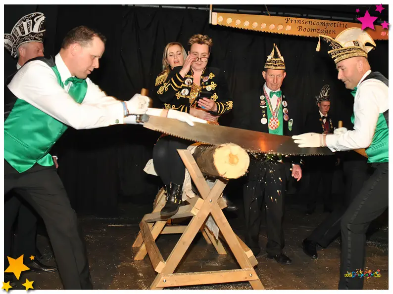 Moesland 2e bij Boomstamzagen in Zeeland