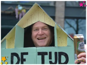 Opvallende wagens bij de ideeën optocht Schaijk 2024