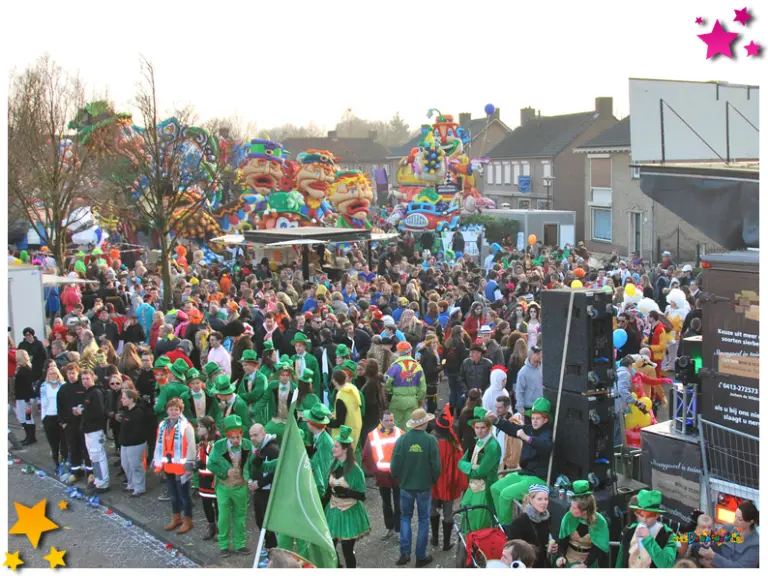Optocht Schaijk half uur vervroegdOptocht Schaijk half uur vervroegdOptocht Schaijk half uur vervroegd