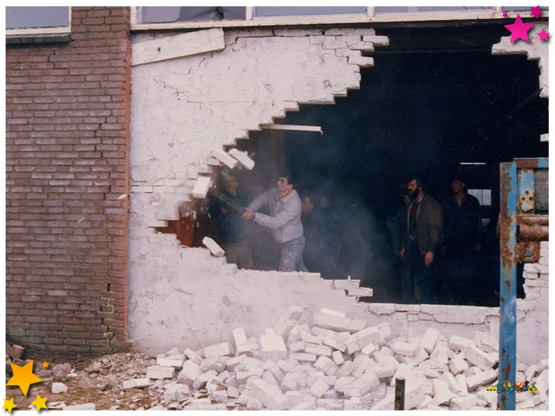 Te groot gebouwd door Goei Geknoei