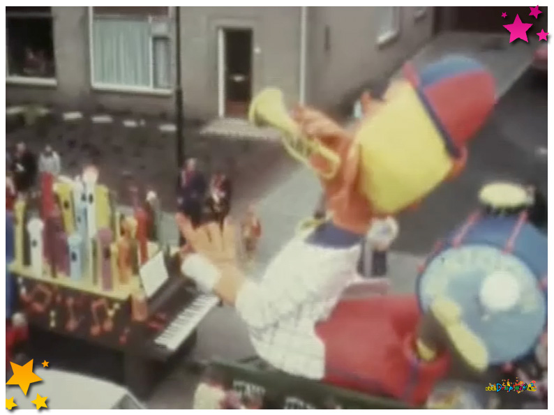 Deelname De Runzotten aan optocht Schaijk 1977